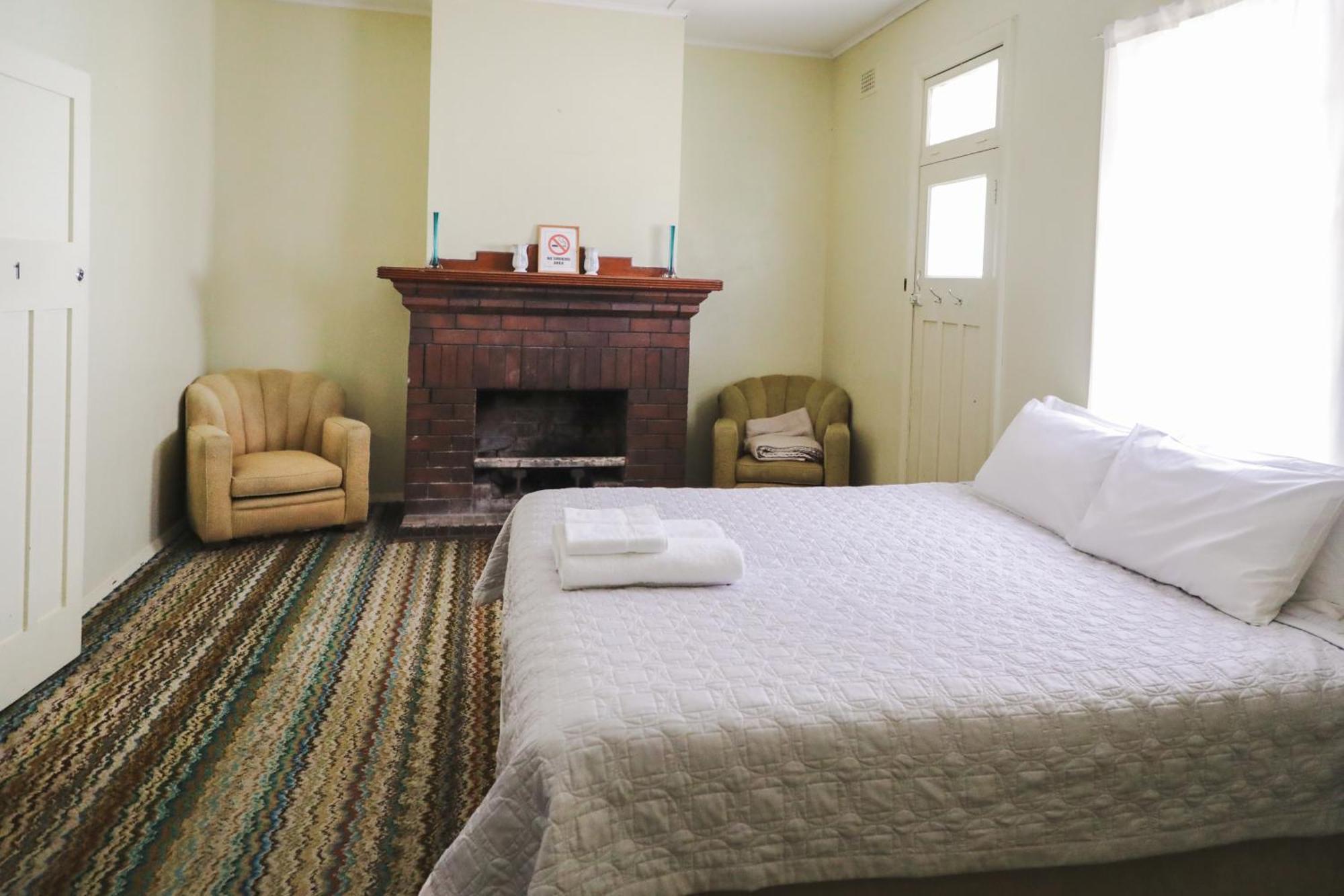 Royal Hotel Capertee Bagian luar foto